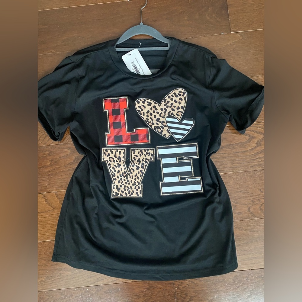 NWT black red white Love plaid leopard heart Vday tee